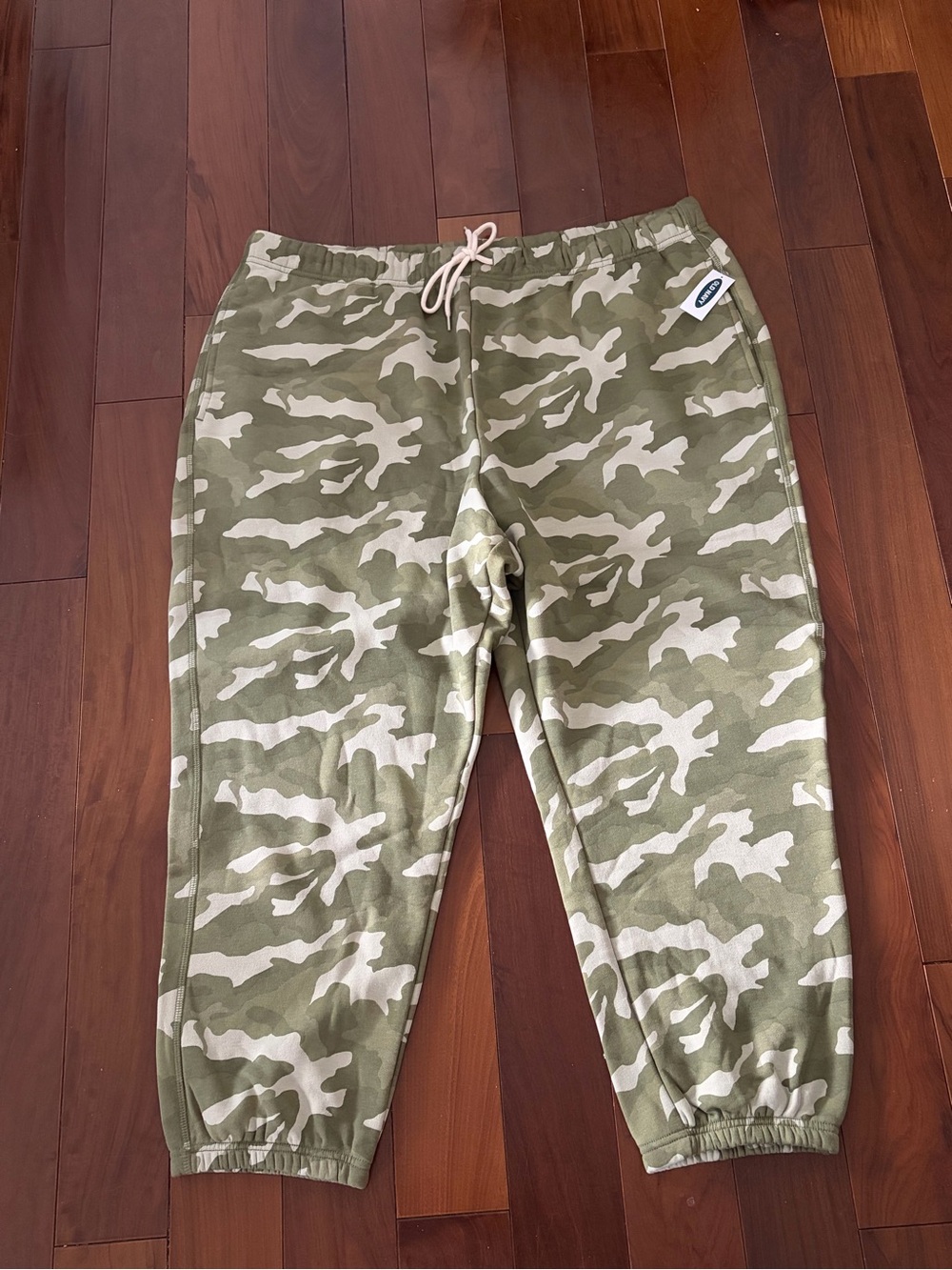 Woman’s XXL Petite Camouflage Sweatpants/Jogger Bottoms